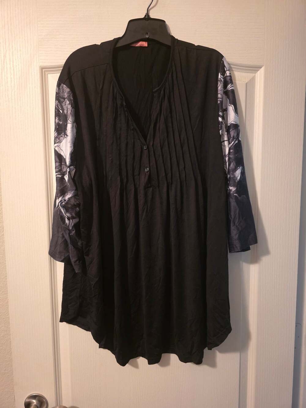 Simply Aster Black Floral Sleeve Tunic Plus Size 4X Button Front